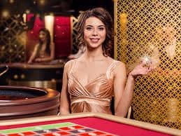 80mmk Slots တွင် Gates of Olympus Jackpot ဂိမ်းကစားနေသောမြင်ကွင်း